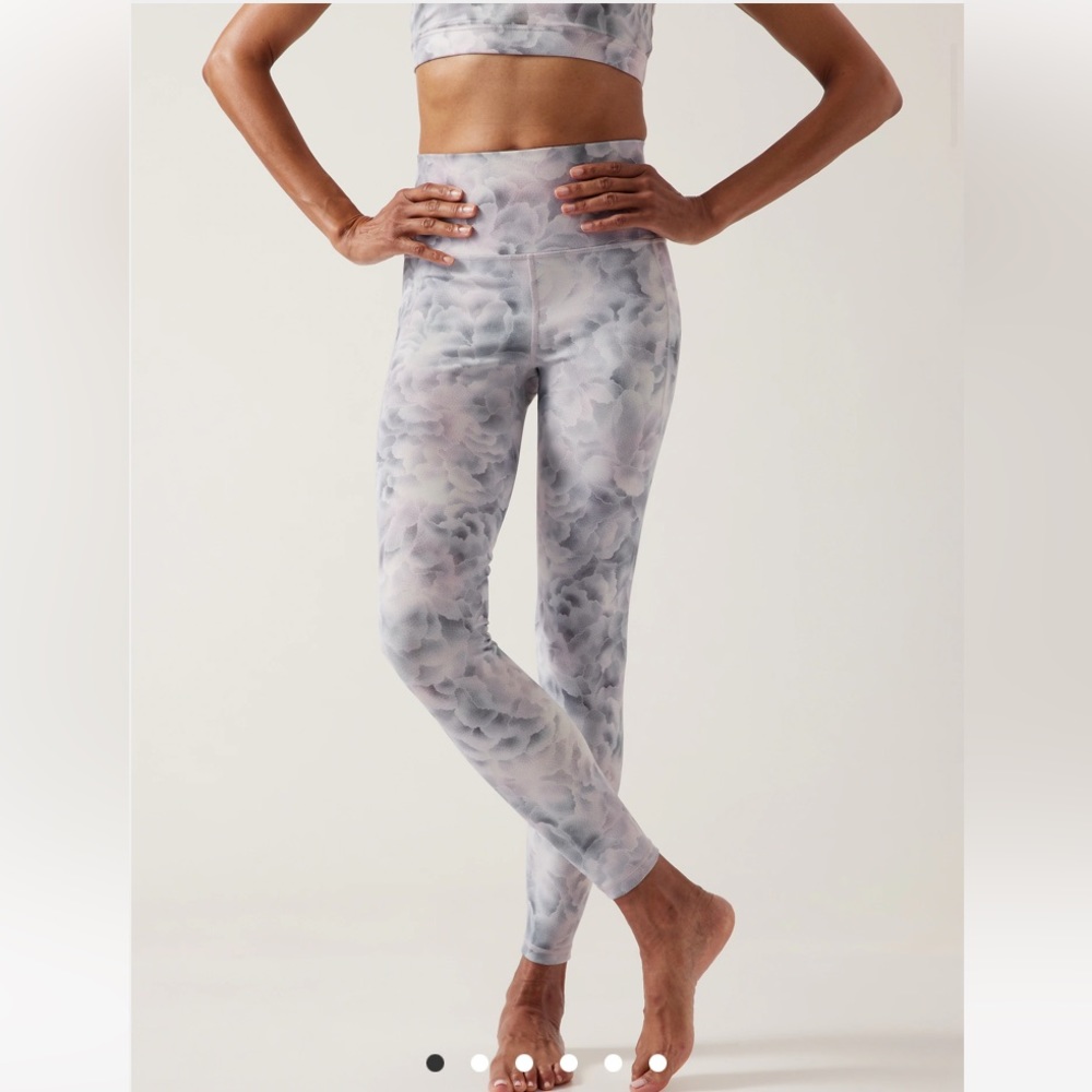 Athleta SALUTATION STASH TIGHT Legging in Hera Abstract Grey Floral